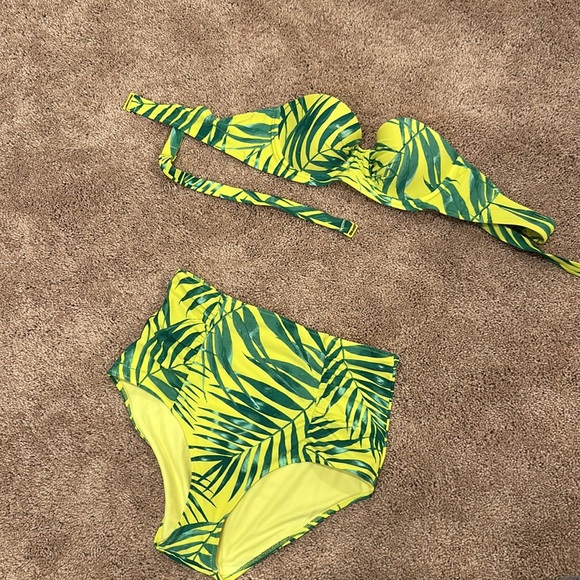 Aerie Bbikini Summer Style Green/Yellow Large bottom and 34B Top - Picture 2 of 4